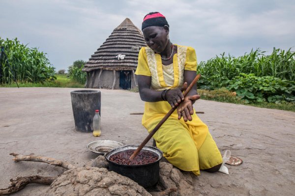 South Sudan: the Food Assistance for Assets (FFA) programme focuses on asset creation activities that enhance food availability and access. © WFP/Gabriela Vivacqua